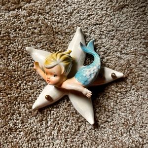 Vintage Norcrest “ Mermaid with Starfish “Ceramic Wall Art  🧜🏼‍♀️⭐️🐟